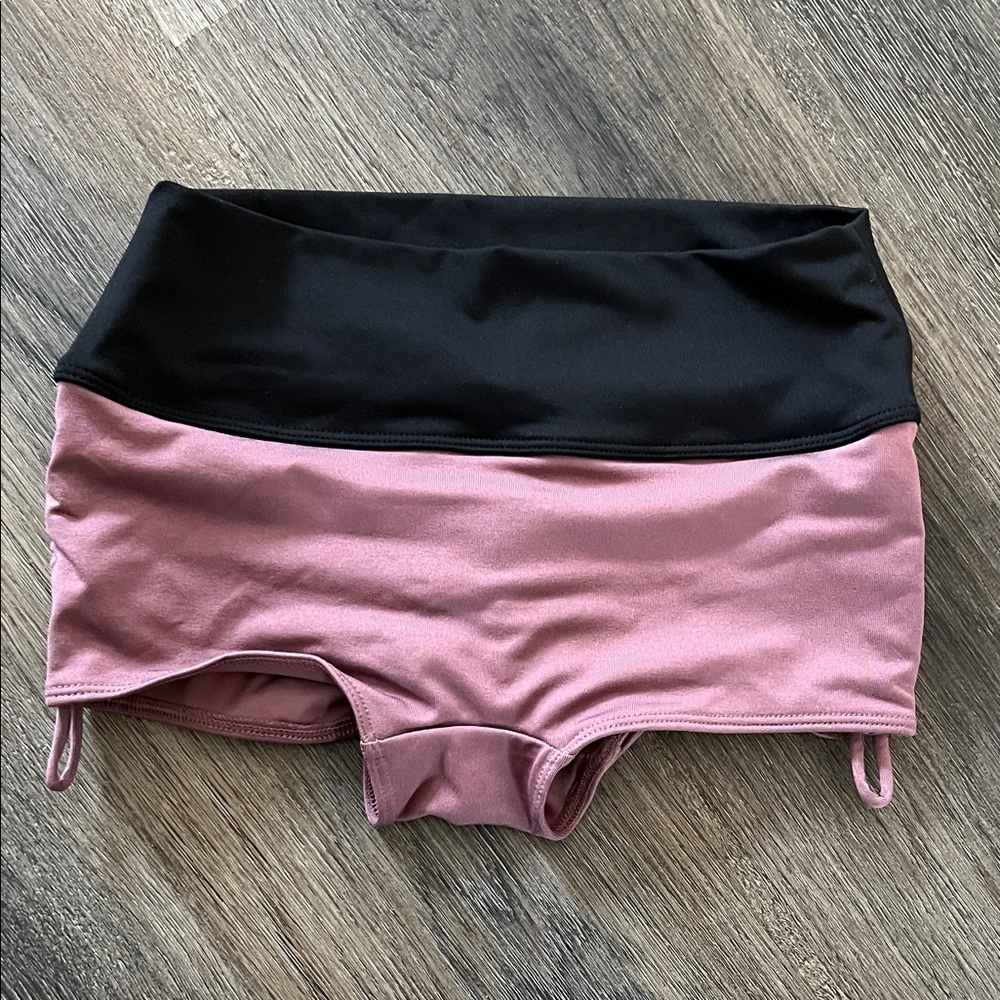 (17) PINK athletic shorts